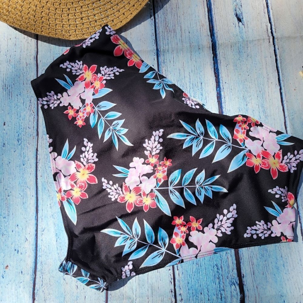 Women's Black Red Botanical Print Swimsuit Bottoms Size 2XL